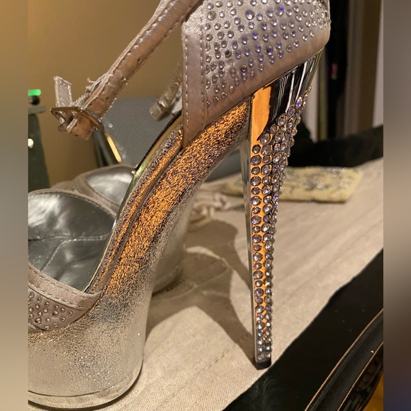 Silver platform high heal - Picture 2 of 2